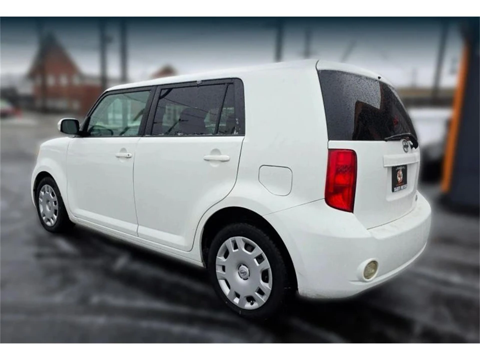 2009 Scion xB - Image 3 of 18
