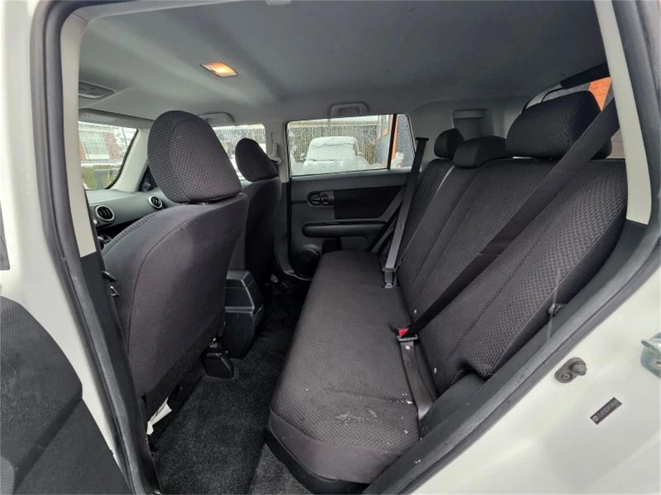 2009 Scion xB - Image 10 of 18