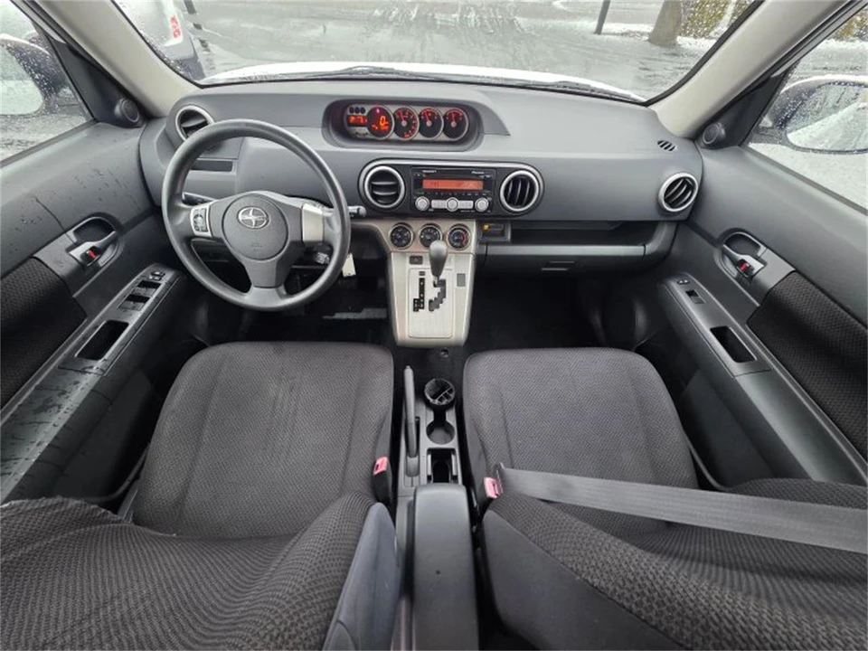 2009 Scion xB - Image 11 of 18
