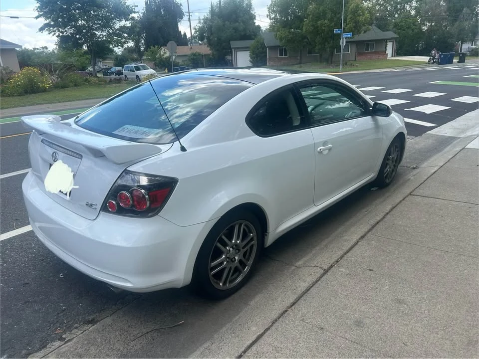 2009 Scion tC - Image 2 of 2