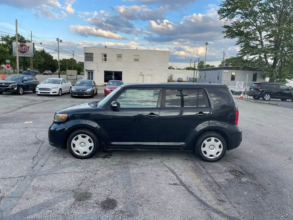 2009 Scion xB - Image 8 of 9