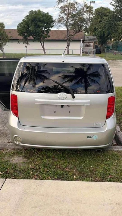 2009 Scion xB - Image 5 of 7