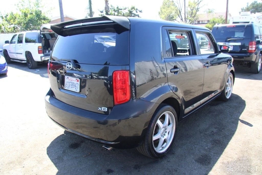 2009 Scion xB - Image 7 of 21