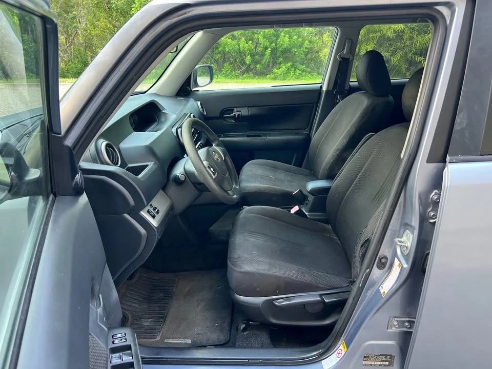 2009 Scion xB - Image 8 of 20