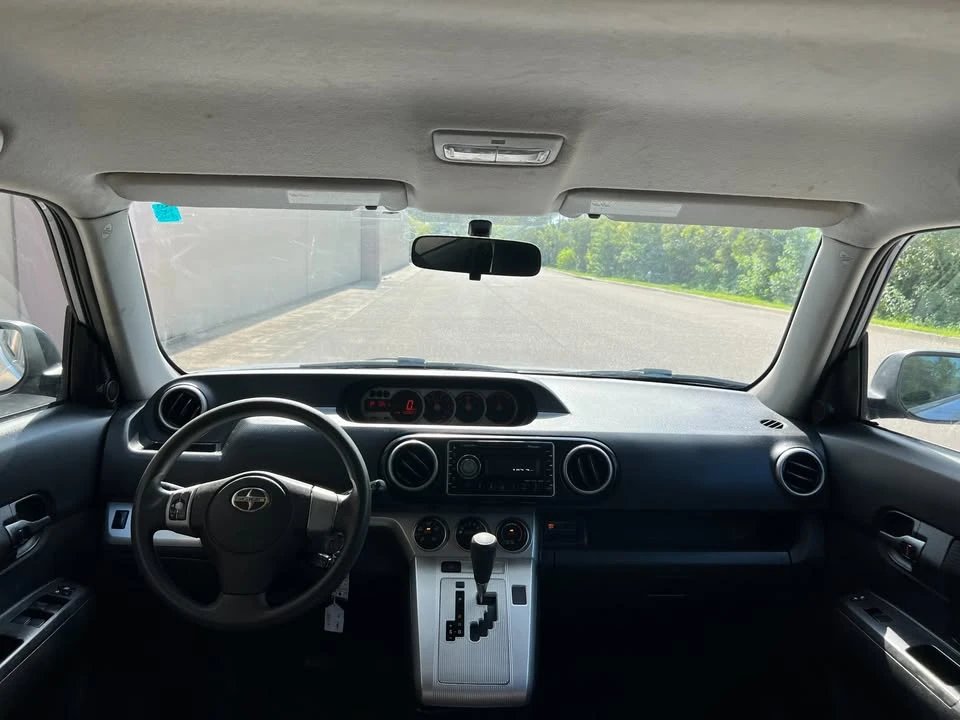 2009 Scion xB - Image 14 of 20