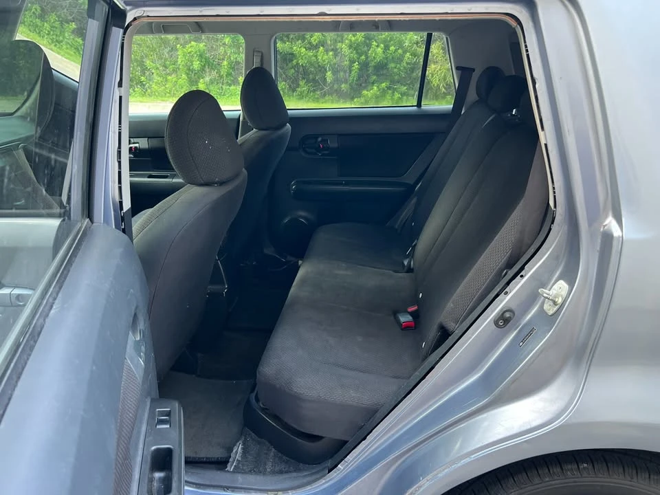 2009 Scion xB - Image 10 of 20