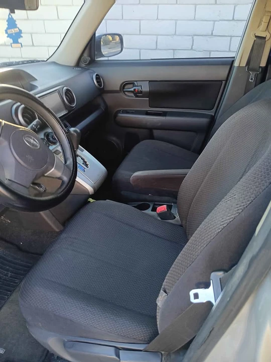 2009 Scion xB - Image 5 of 6
