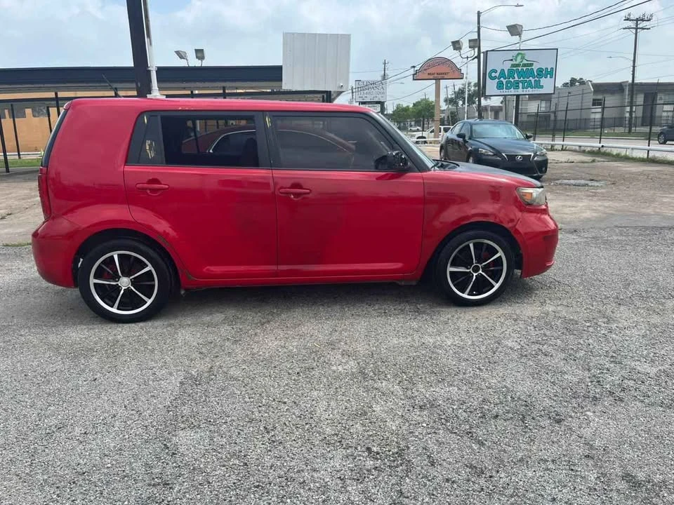 2009 Scion xB - Image 10 of 13