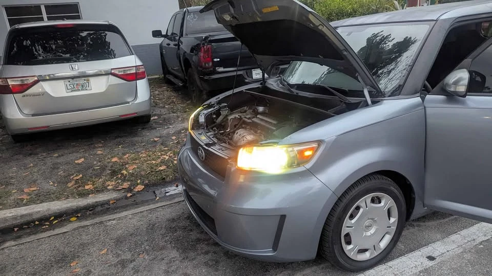 2009 Scion xB - Image 11 of 12