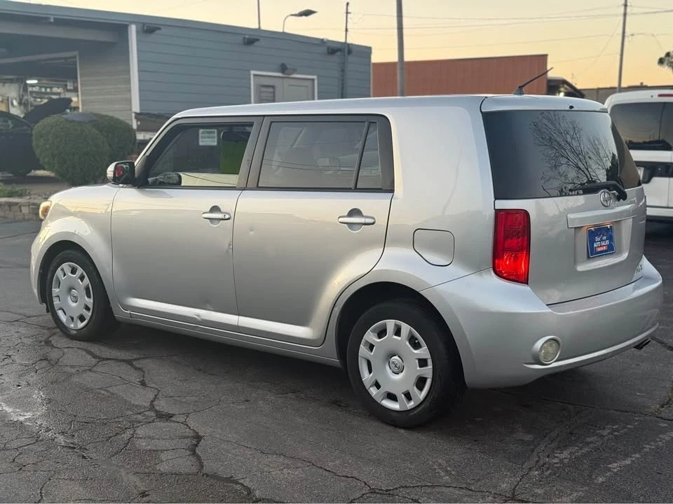 2009 Scion xB - Image 5 of 16