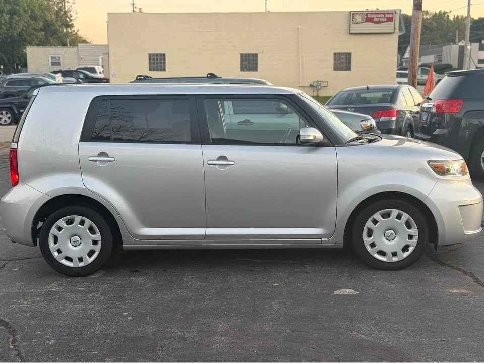 2009 Scion xB - Image 8 of 16