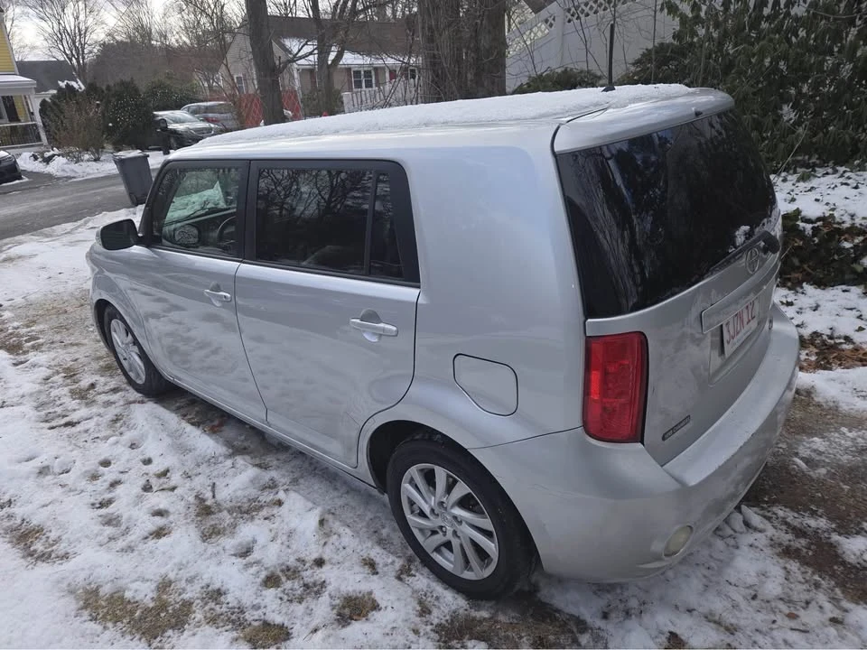 2009 Scion xB - Image 4 of 14