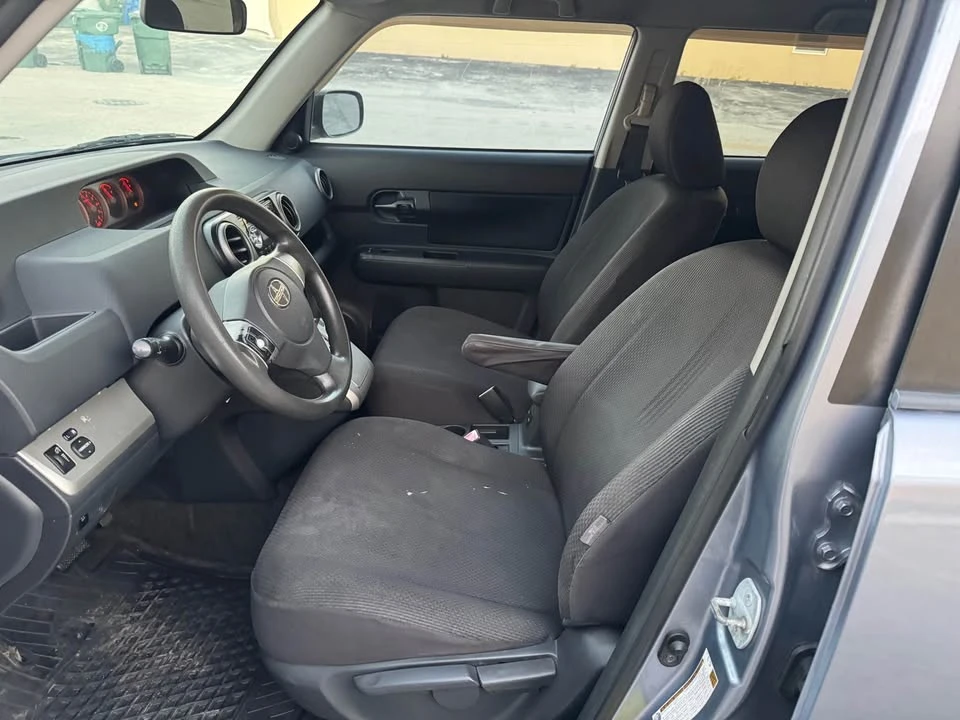 2009 Scion xB - Image 4 of 8
