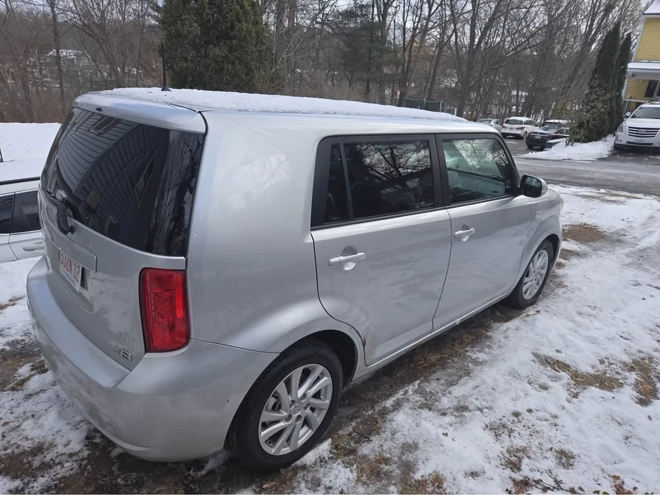 2009 Scion xB - Image 11 of 14