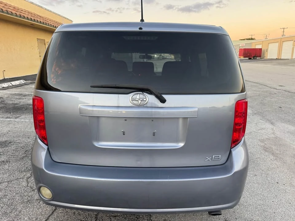 2009 Scion xB - Image 7 of 8