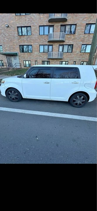 2009 Scion xB - Image 7 of 7