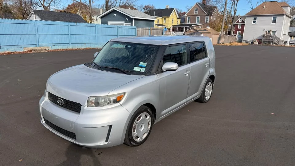 2009 Scion xB - Image 2 of 19