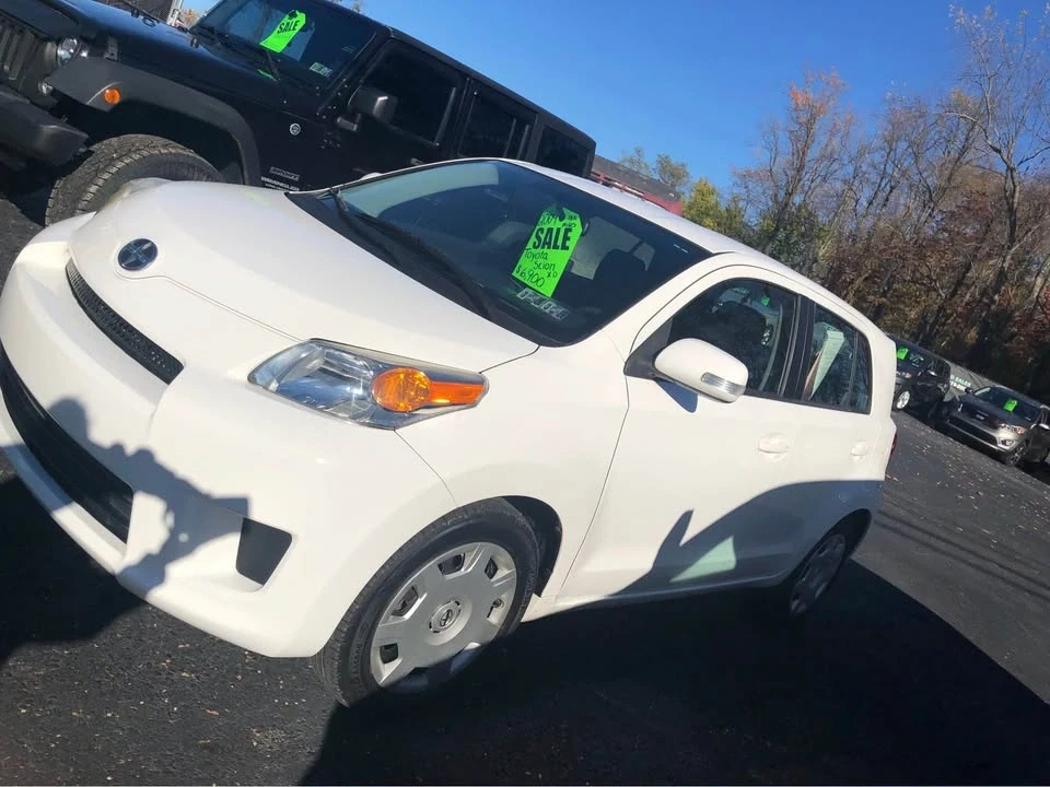 2009 Scion xD - Image 2 of 13