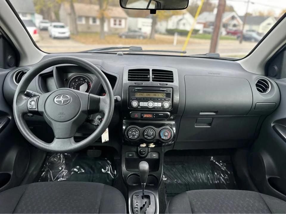 2009 Scion xD - Image 5 of 10