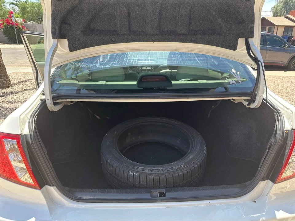 2009 Subaru - Image 2 of 13