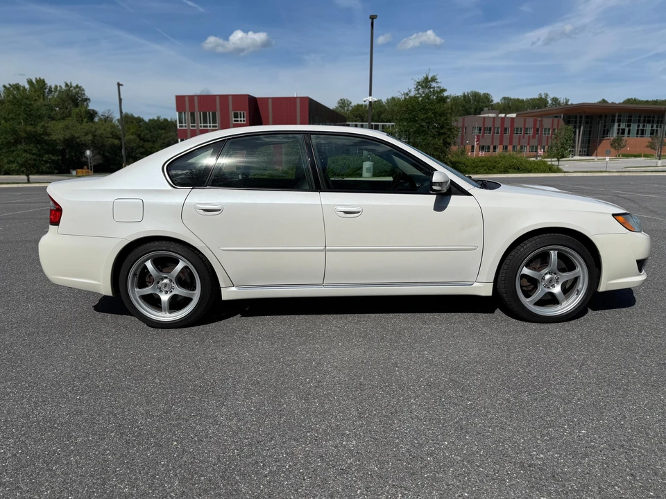 2009 Subaru Legacy 4th Gen - Image 17 of 31
