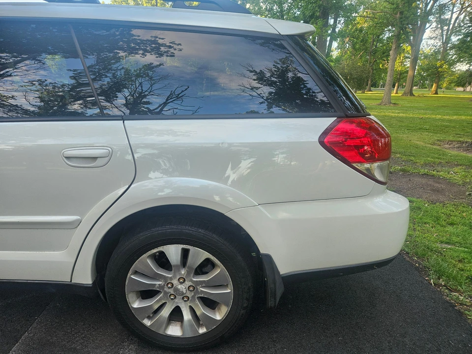 2009 Subaru Outback 3rd Gen - Image 16 of 31