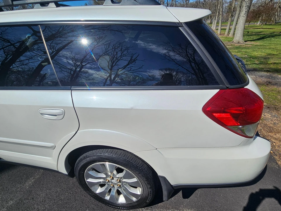 2009 Subaru Outback 3rd Gen - Image 17 of 31