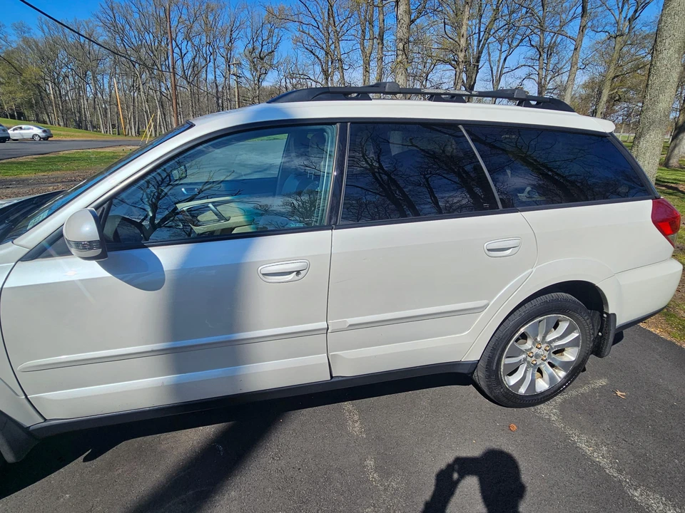 2009 Subaru Outback 3rd Gen - Image 15 of 31