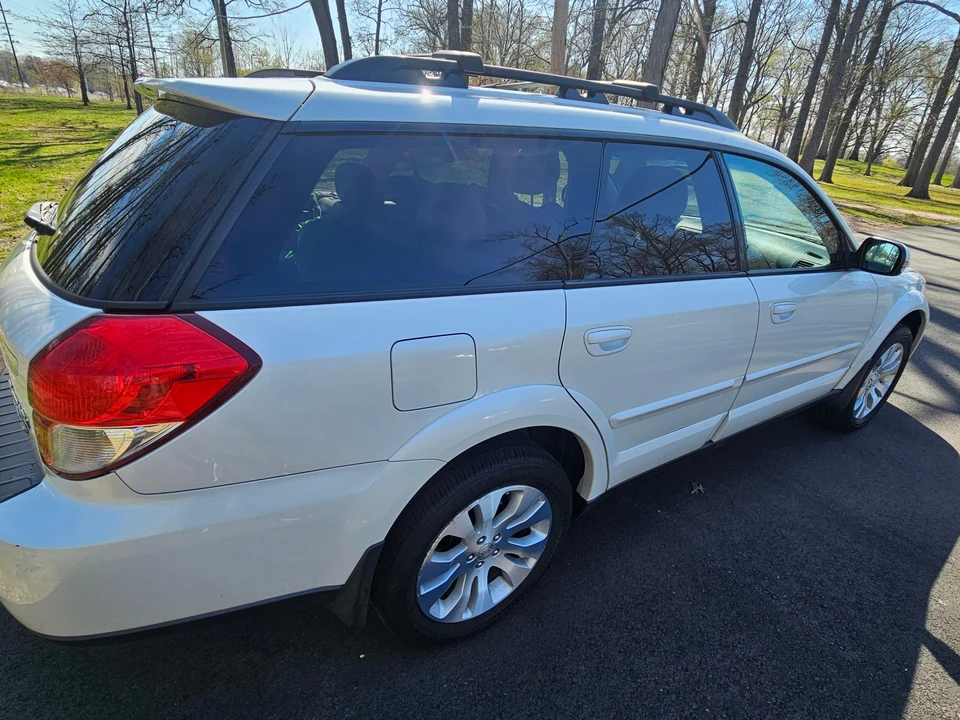 2009 Subaru Outback 3rd Gen - Image 9 of 31