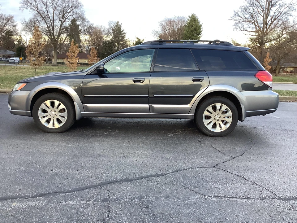 2009 Subaru Outback 3rd Gen - Image 8 of 31
