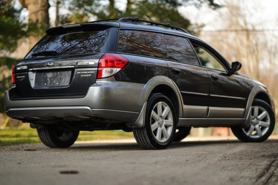 2009 Subaru Outback 3rd Gen - Image 2 of 7