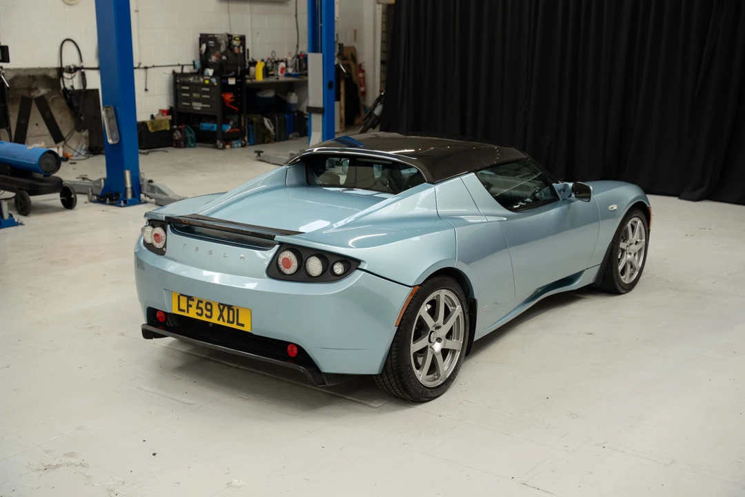 2009 Tesla Roadster - Image 15 of 31