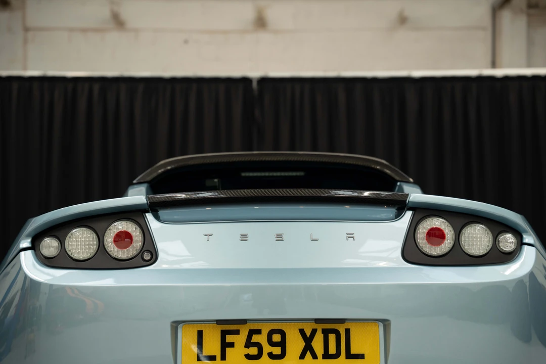 2009 Tesla Roadster - Image 23 of 31