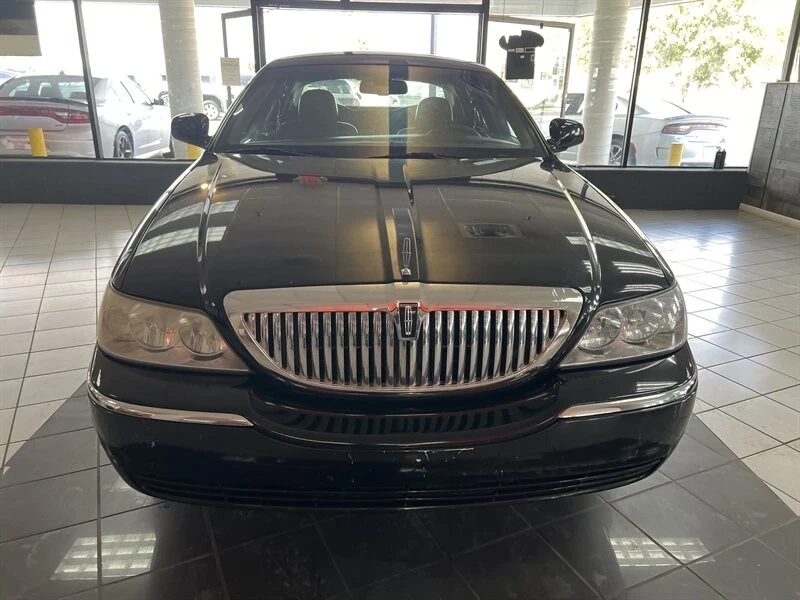 2009 Lincoln Town Car - Image 3 of 4