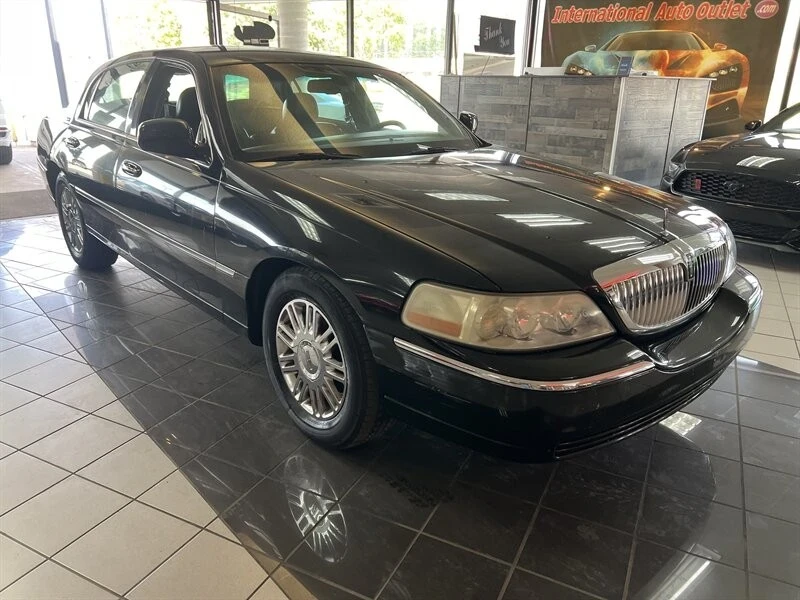 2009 Lincoln Town Car - Image 4 of 4