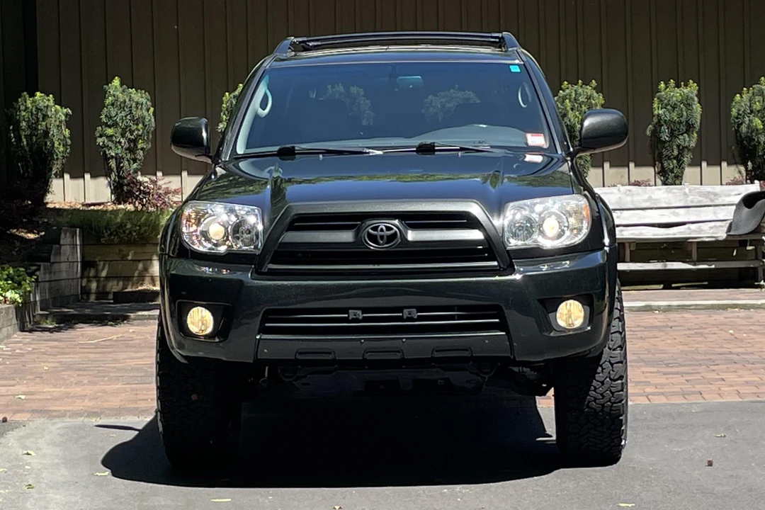 2009 Toyota 4Runner 4th Gen - Image 2 of 31
