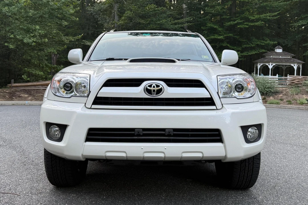 2009 Toyota 4Runner 4th Gen - Image 2 of 31