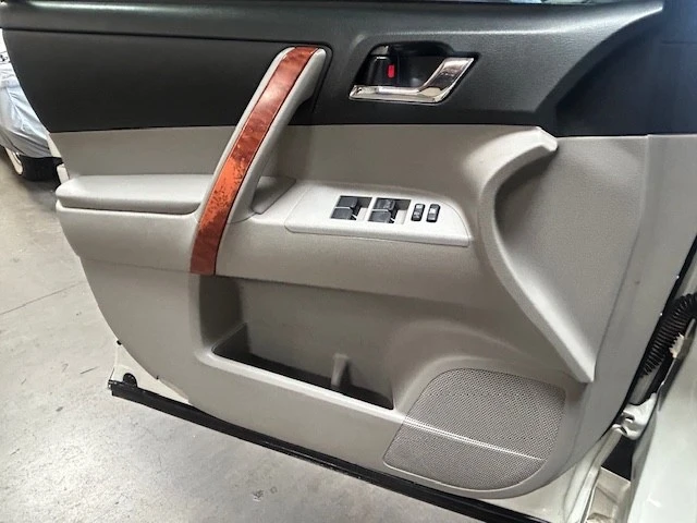 2009 Toyota Highlander - Image 15 of 21