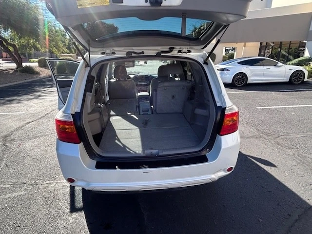 2009 Toyota Highlander - Image 8 of 21
