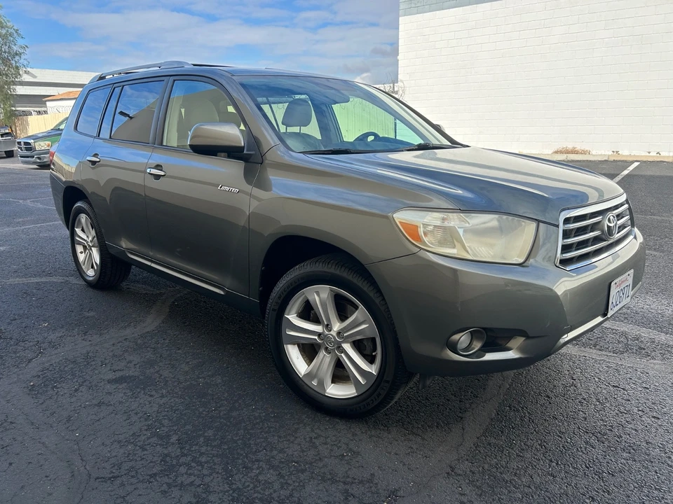 2009 Toyota Highlander - Image 2 of 21