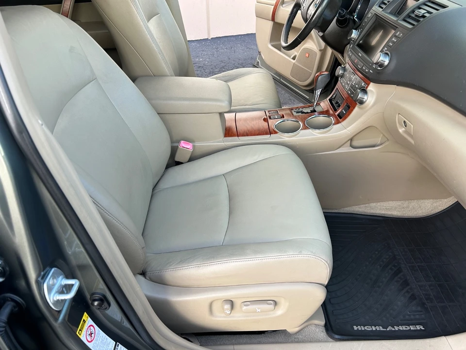 2009 Toyota Highlander - Image 14 of 21