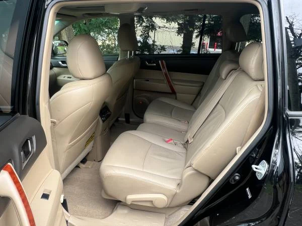 2009 Toyota Highlander - Image 11 of 21