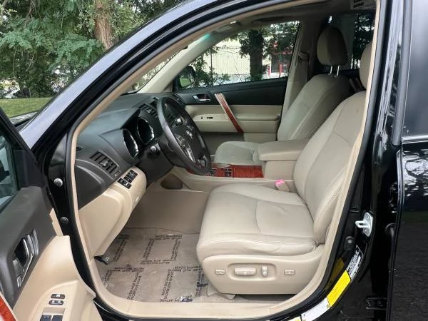 2009 Toyota Highlander - Image 9 of 21