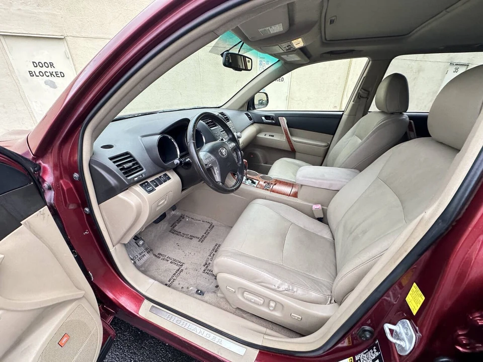 2009 Toyota Highlander - Image 10 of 21