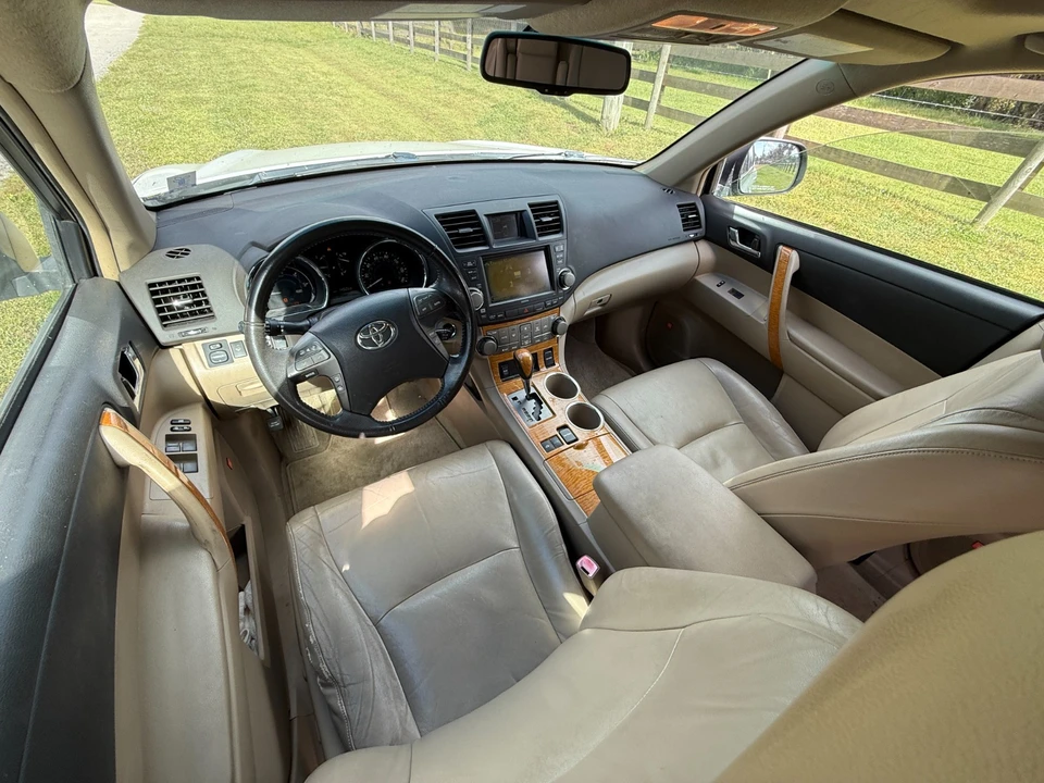 2009 Toyota Highlander - Image 13 of 19