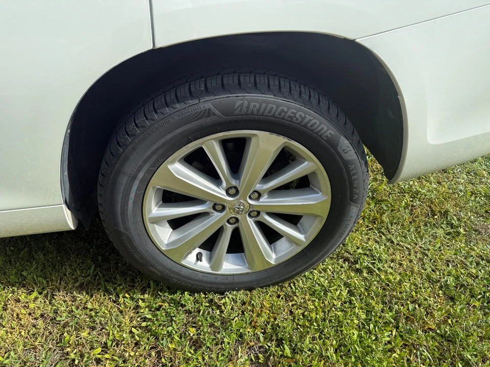 2009 Toyota Highlander - Image 8 of 19