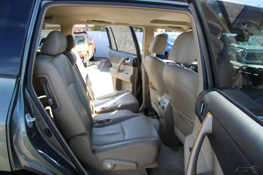 2009 Toyota Highlander - Image 19 of 21