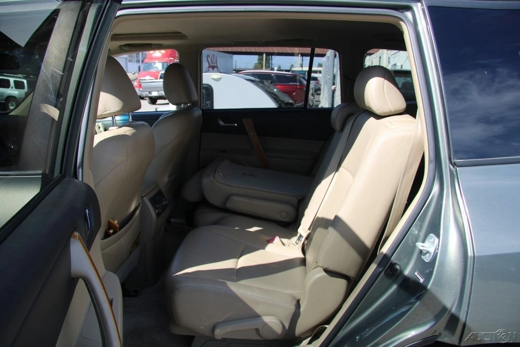 2009 Toyota Highlander - Image 14 of 21