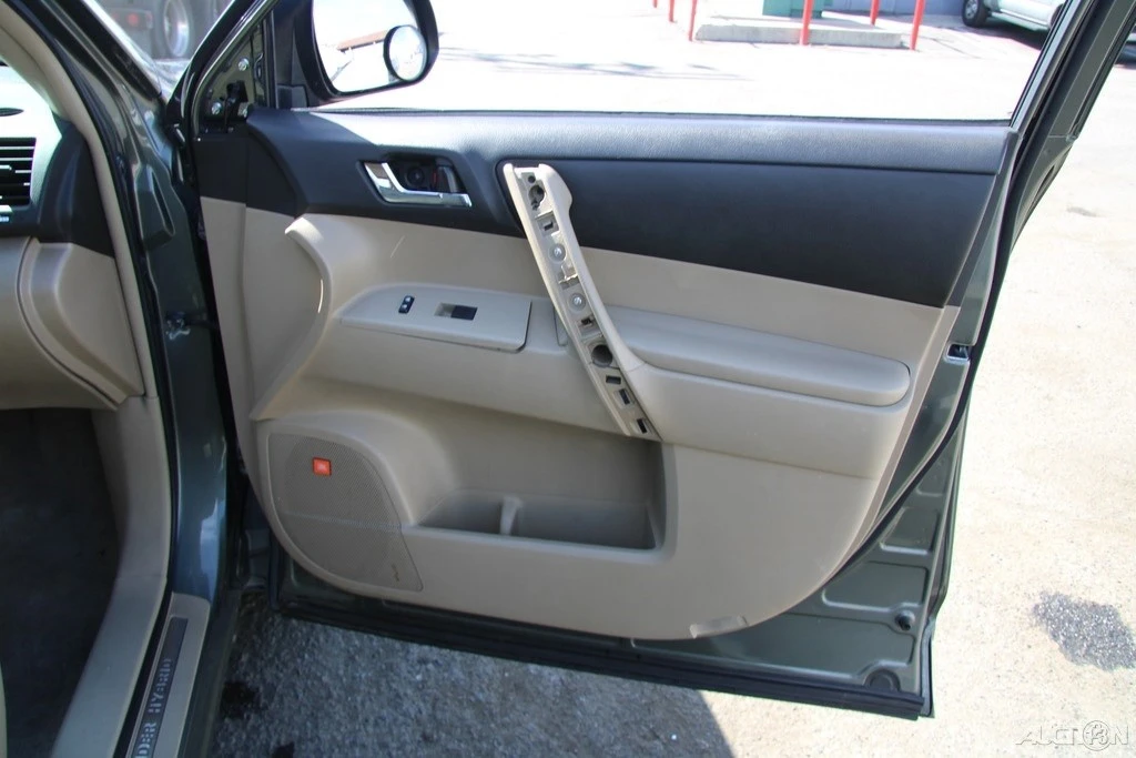 2009 Toyota Highlander - Image 20 of 21