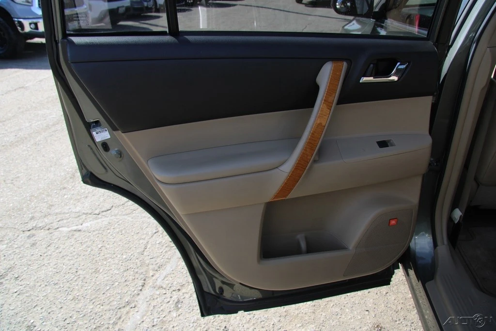 2009 Toyota Highlander - Image 13 of 21